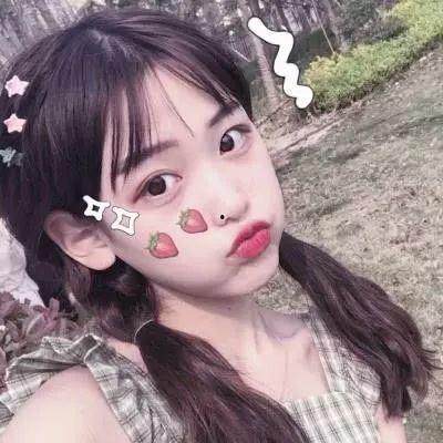 娱乐吃瓜君女生晒自拍,这颜值也太能打了吧！”  第3张